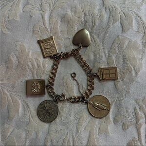 Vintage 1965 Avon President’s Award Charm Bracelet Gold Tone Collectible Jewelry